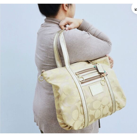 Coach Poppy Op Art Glam Signature Tote Bag - Picture 4 of 16